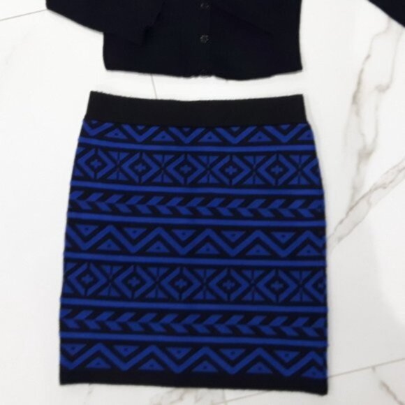 FALL/WINTER- Size S• Black/Blue•Geometric Knit Skirt by F21 - Picture 5 of 10